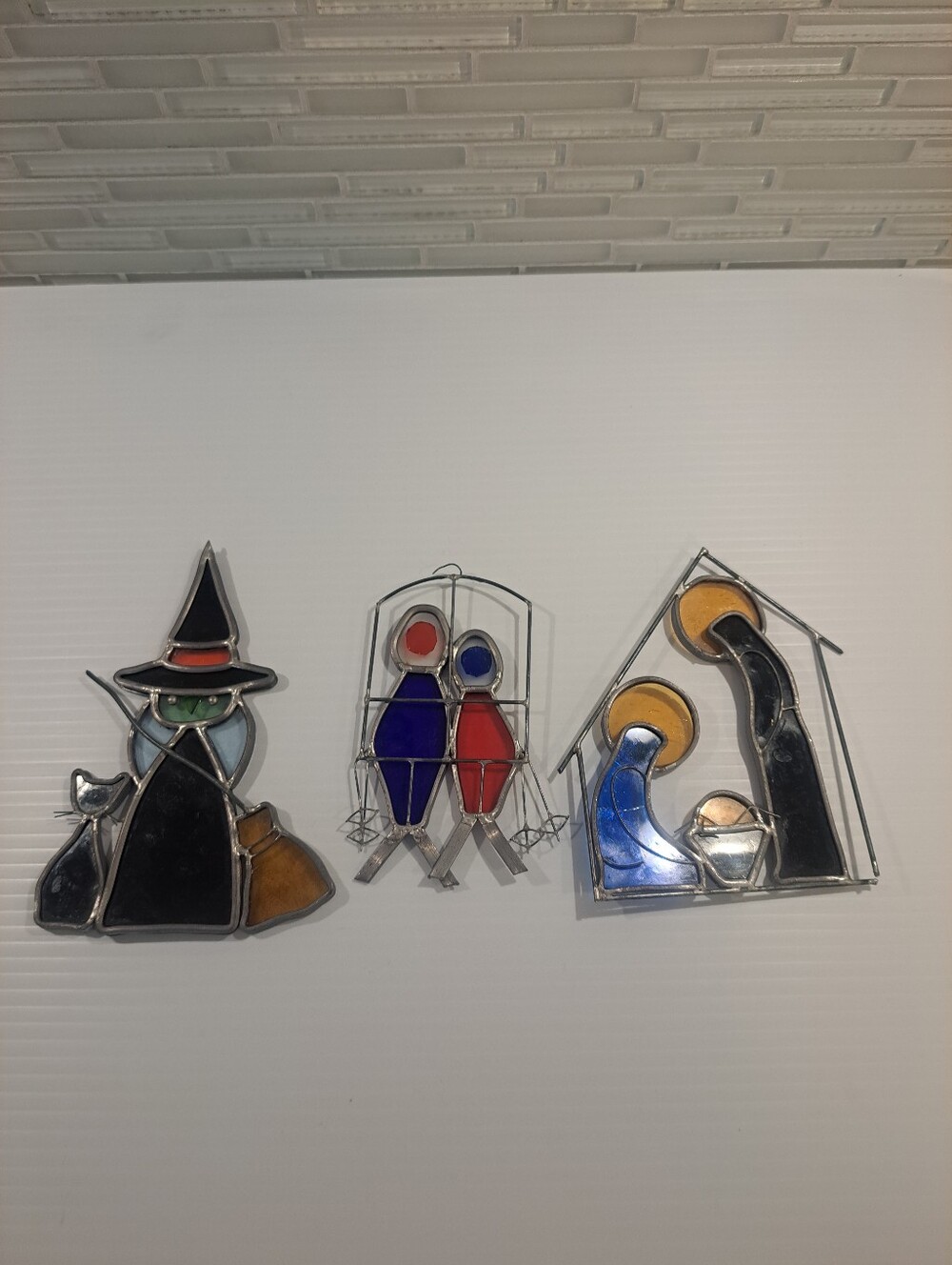 16 Stained Glass Suncatchers And Window Hanging Ornaments - Picture 6 of 11